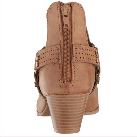 Saddle Burnished Harness Western Ankle Bootie - Picture 4 of 4